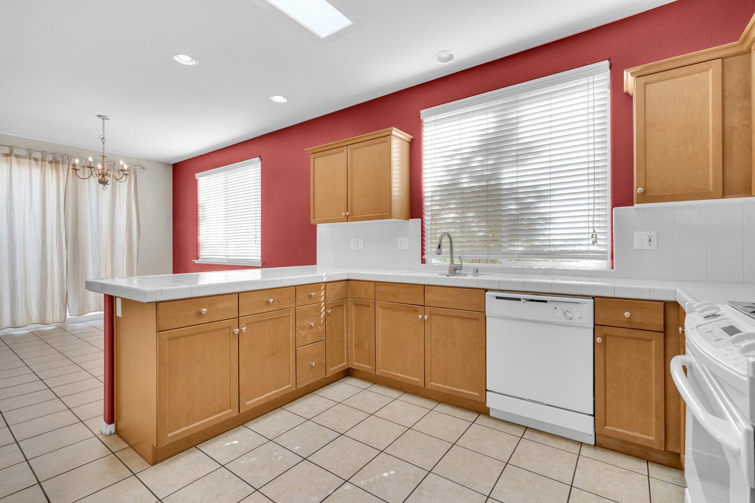 3689 W Black Walnut Ln, Fresno, CA 93711