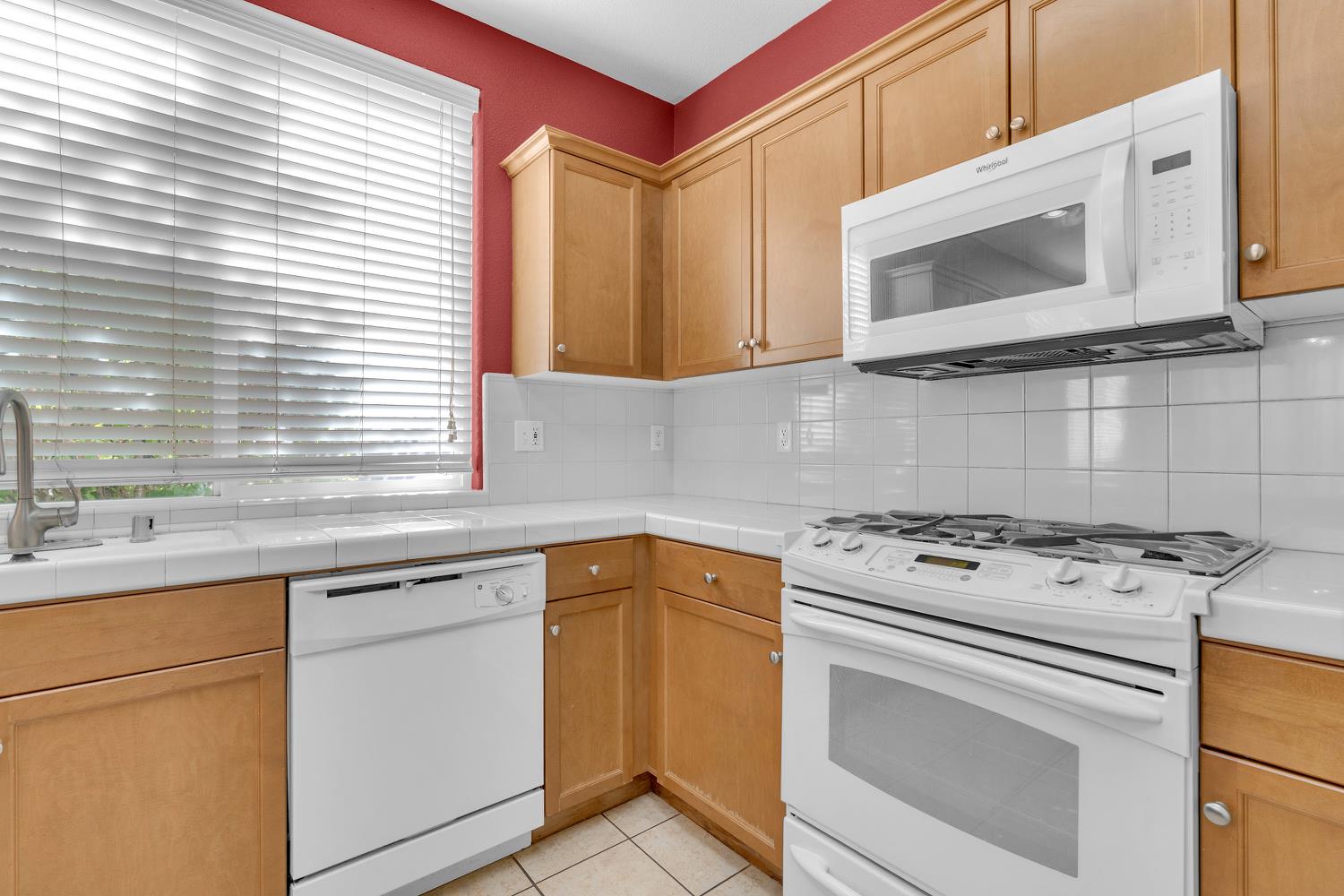 3689 W Black Walnut Ln, Fresno, CA 93711