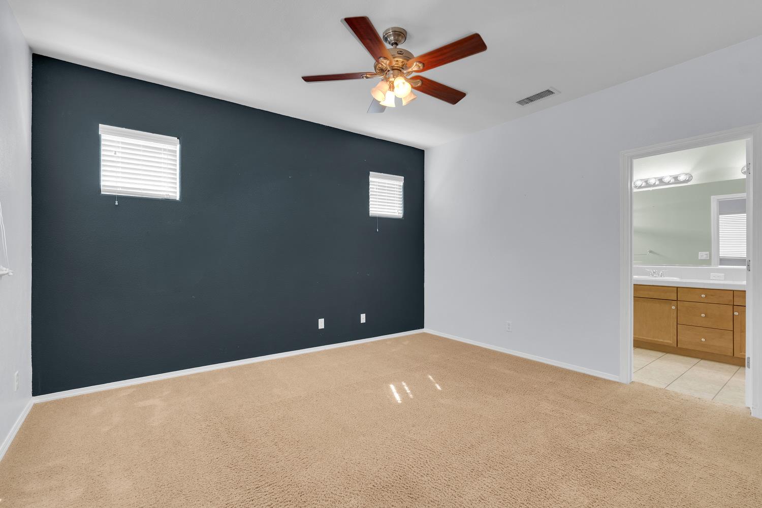 3689 W Black Walnut Ln, Fresno, CA 93711