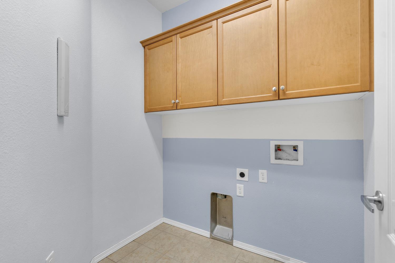 3689 W Black Walnut Ln, Fresno, CA 93711