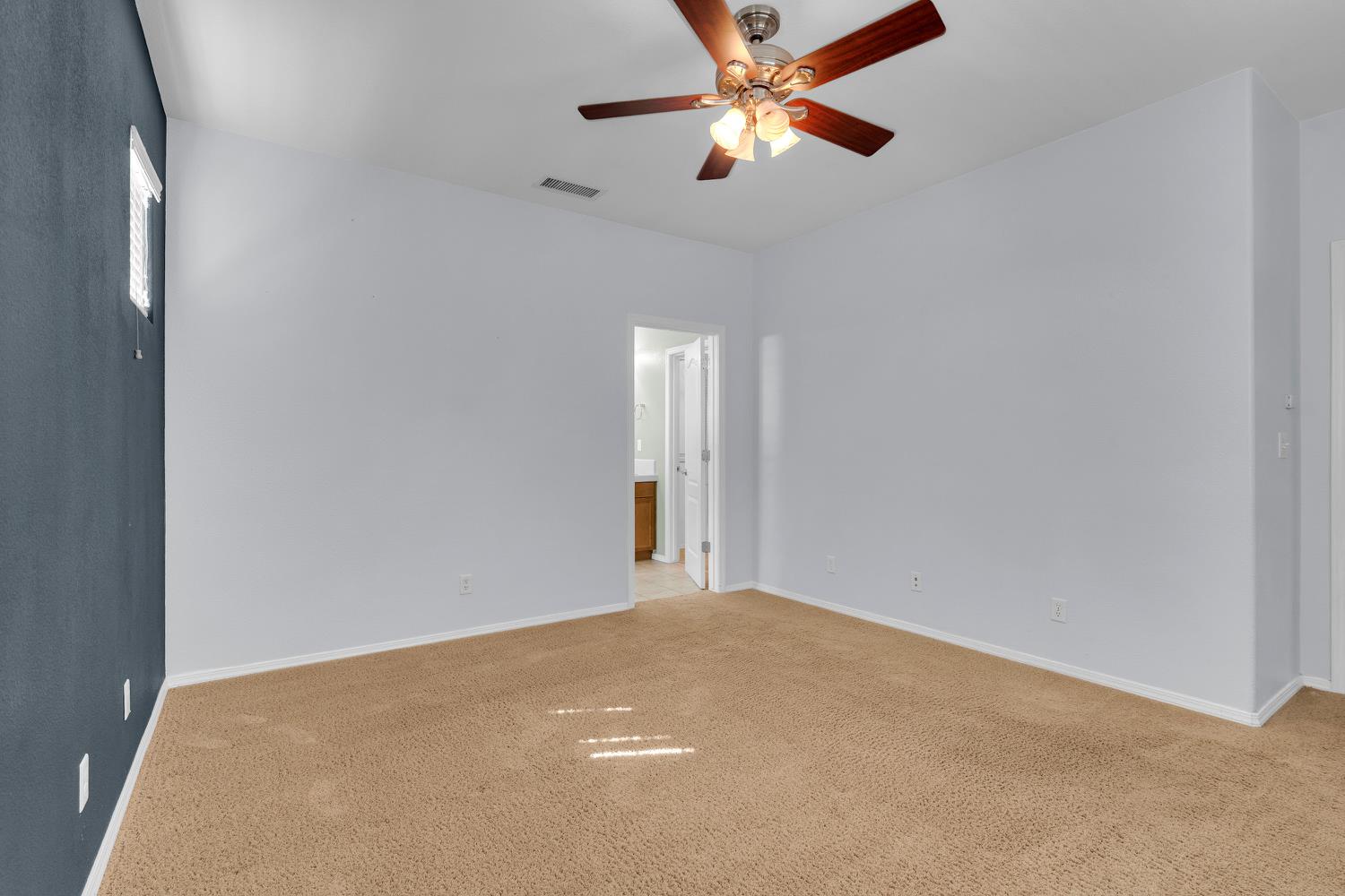 3689 W Black Walnut Ln, Fresno, CA 93711