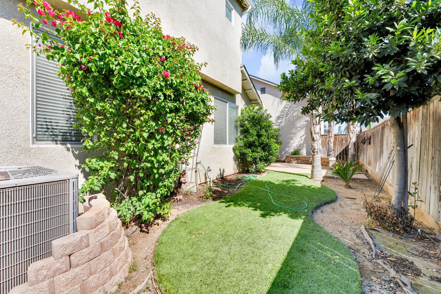 3689 W Black Walnut Ln, Fresno, CA 93711