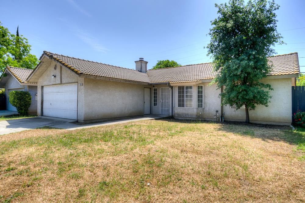 3984 E Robinson Ave, Fresno, CA 93726