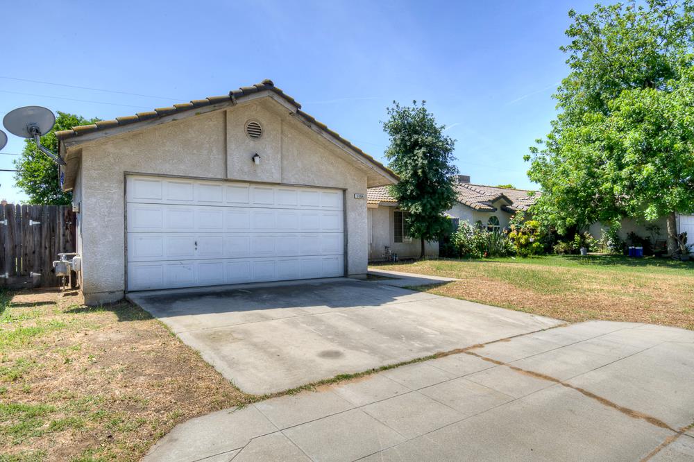 3984 E Robinson Ave, Fresno, CA 93726