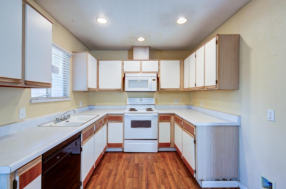 3984 E Robinson Ave, Fresno, CA 93726