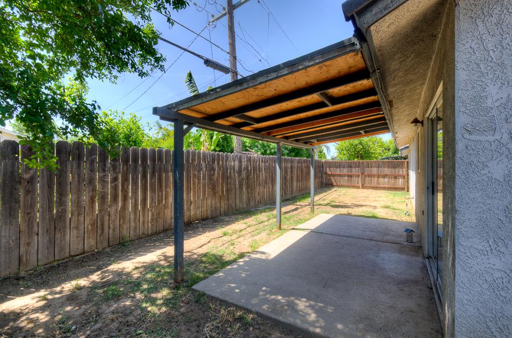 3984 E Robinson Ave, Fresno, CA 93726