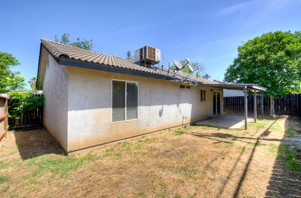 3984 E Robinson Ave, Fresno, CA 93726