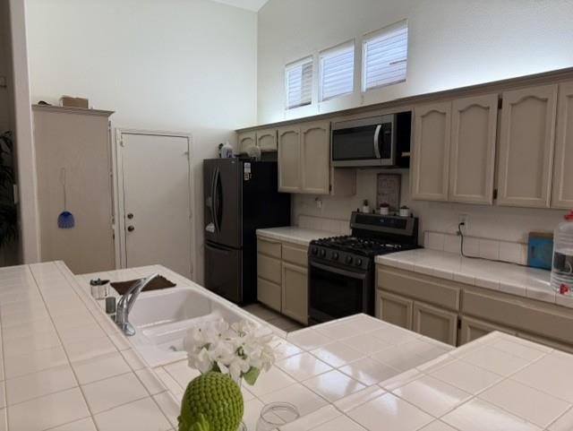 798 Hazelhurst Way, Coalinga, CA 93210