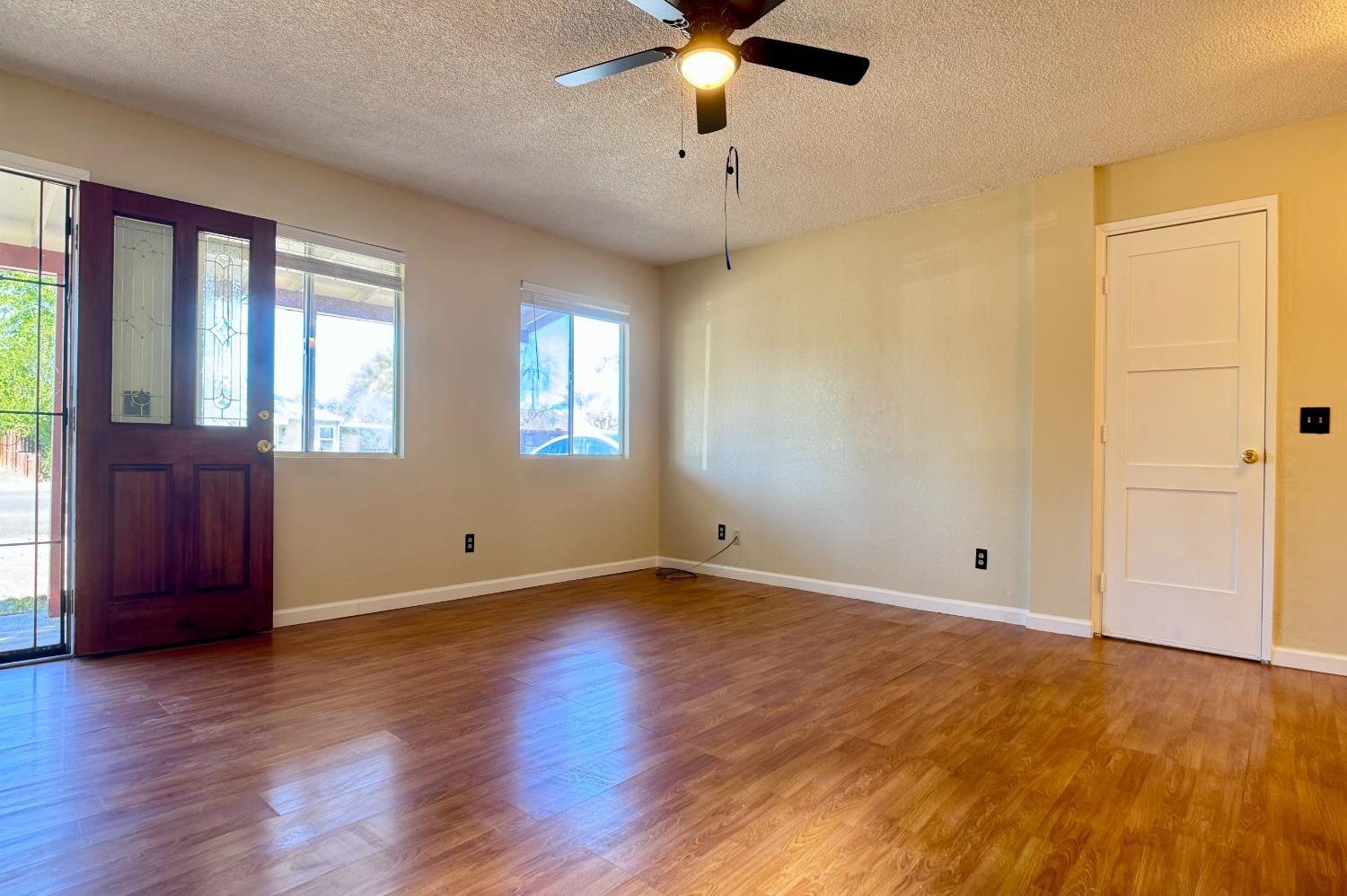 272 Hoover St, Coalinga, CA 93210