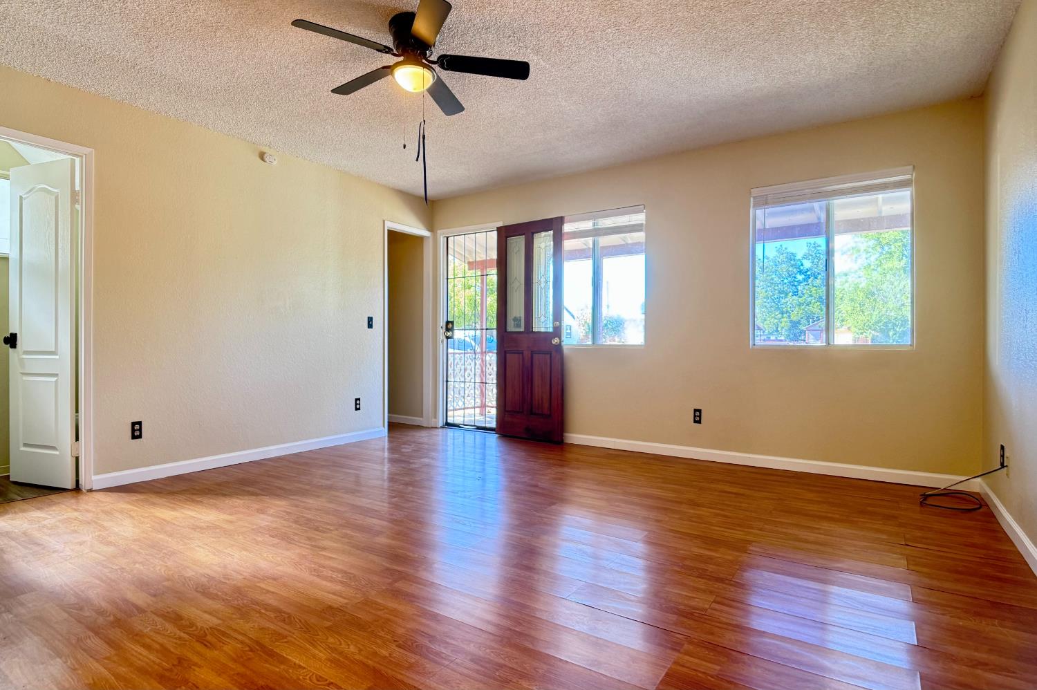 272 Hoover St, Coalinga, CA 93210