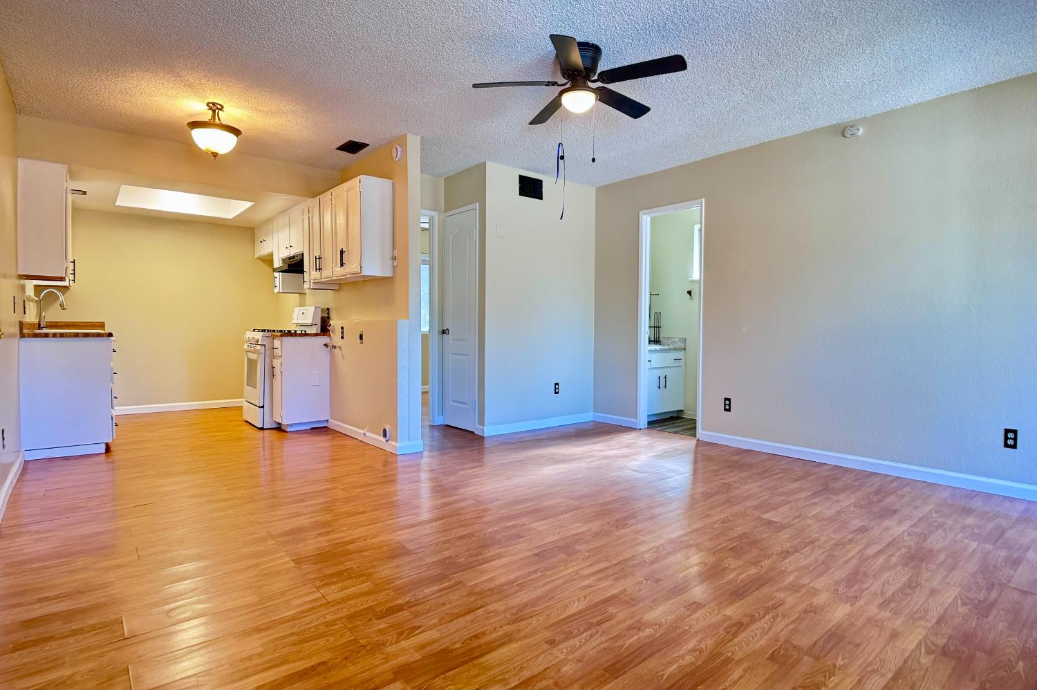 272 Hoover St, Coalinga, CA 93210