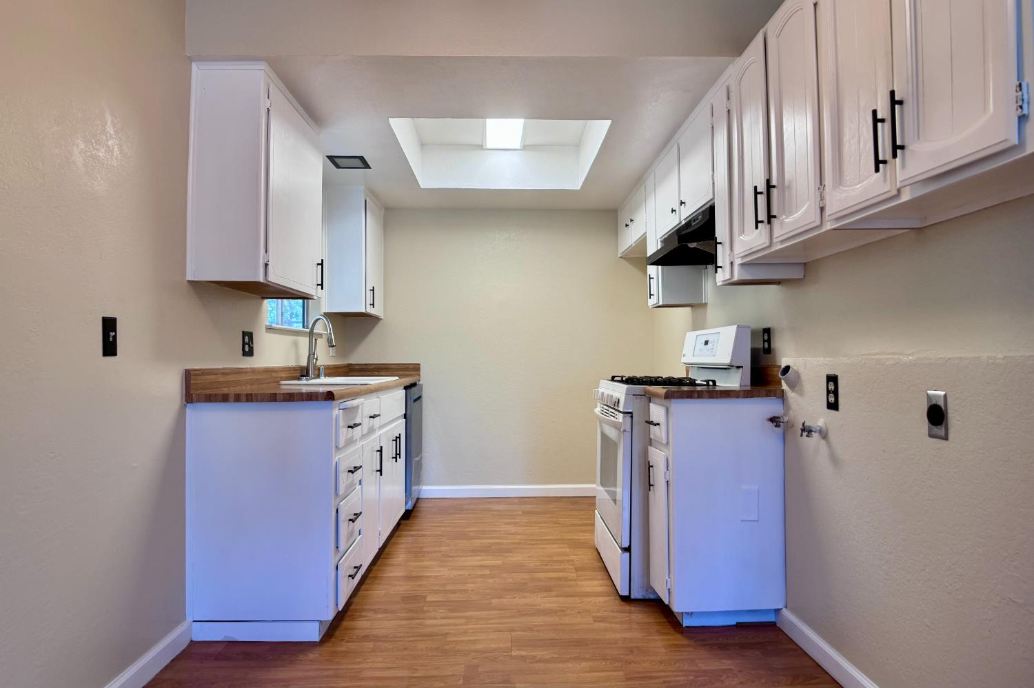 272 Hoover St, Coalinga, CA 93210