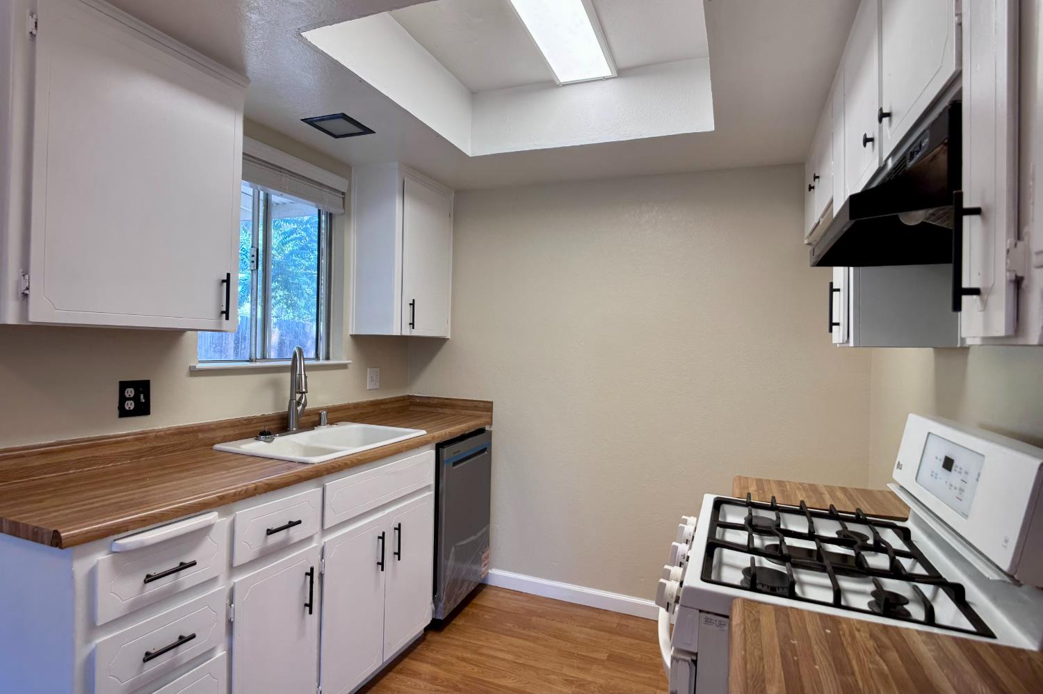 272 Hoover St, Coalinga, CA 93210