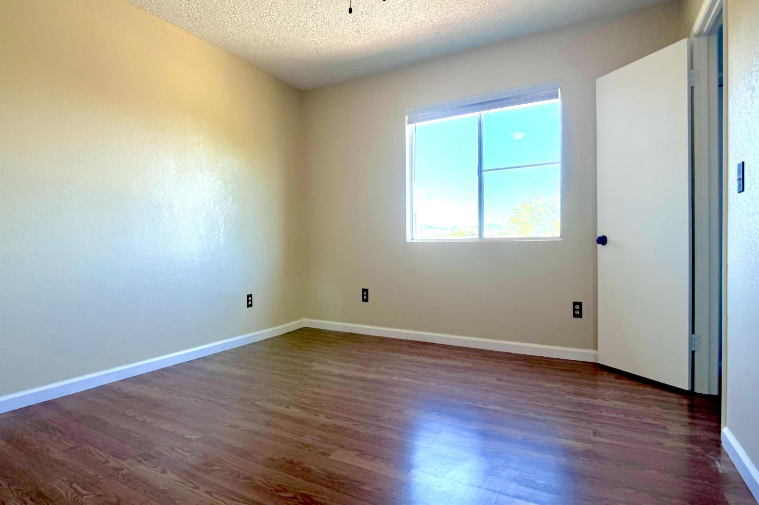 272 Hoover St, Coalinga, CA 93210