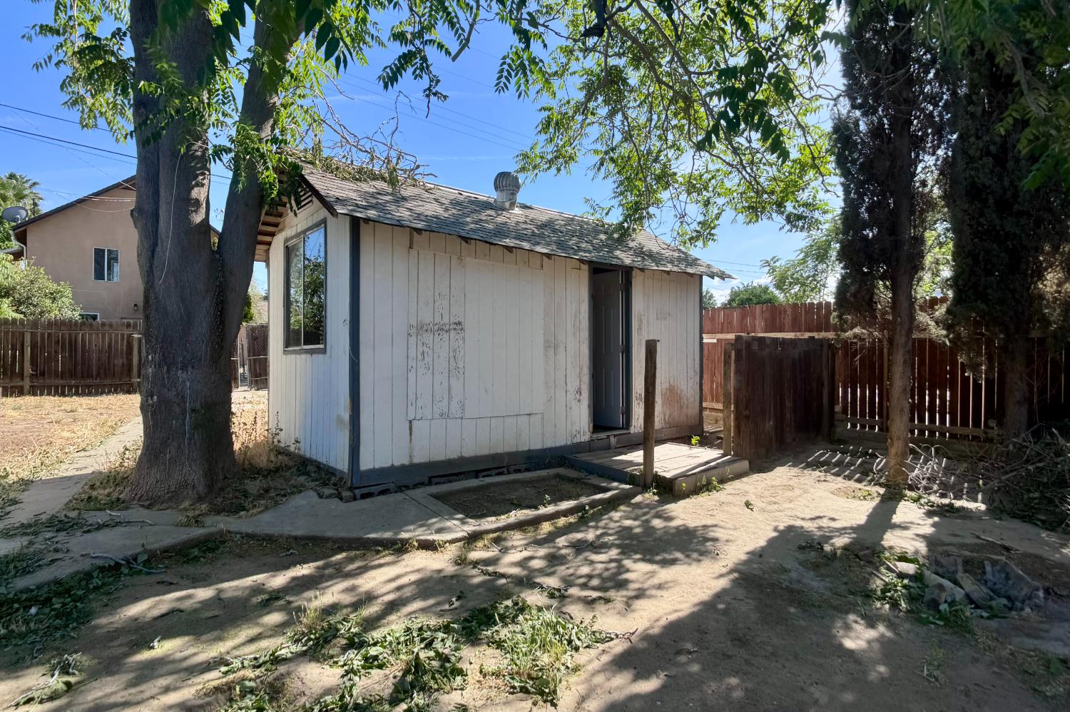 272 Hoover St, Coalinga, CA 93210