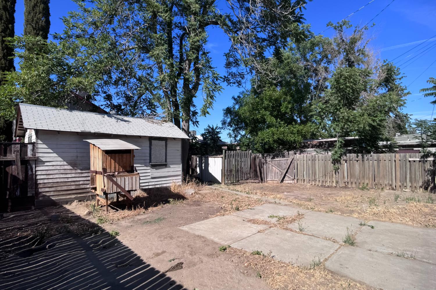 272 Hoover St, Coalinga, CA 93210