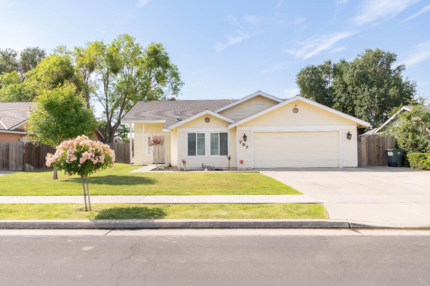 797 ELDERWOOD Ln, Lemoore, CA 93245