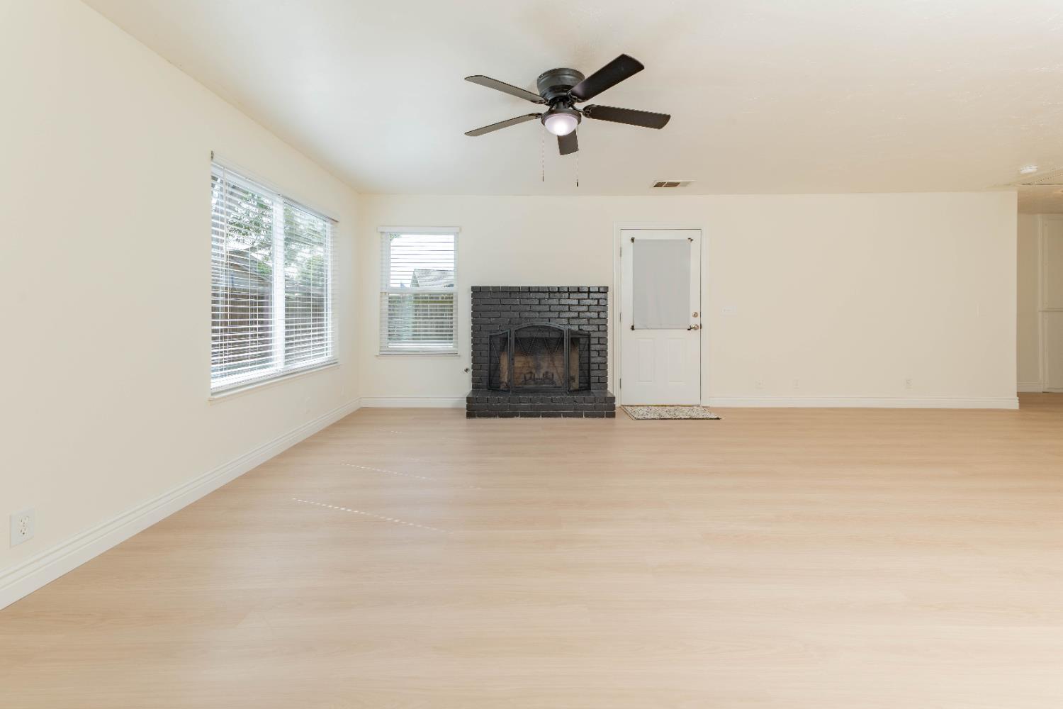 797 ELDERWOOD Ln, Lemoore, CA 93245