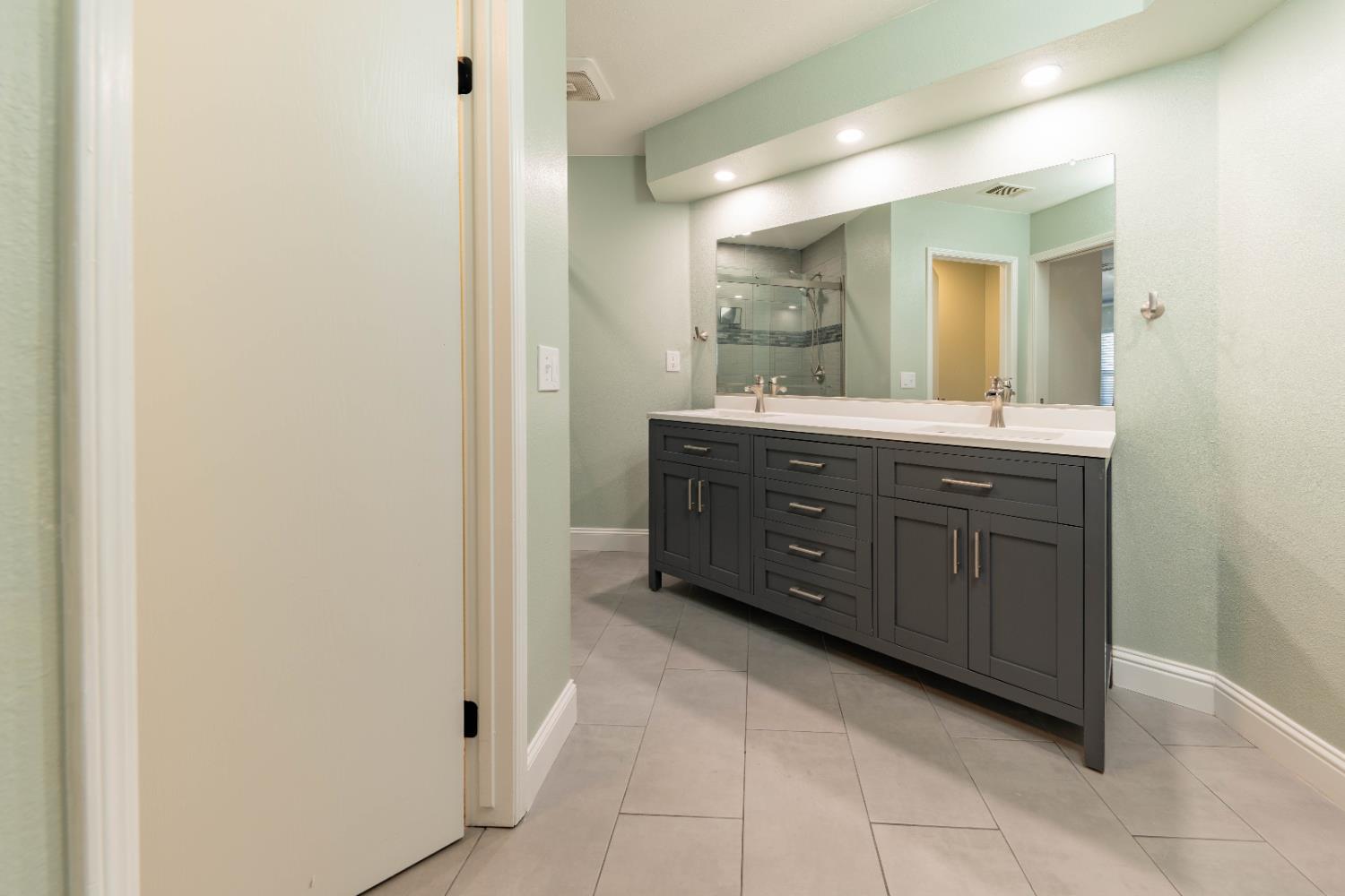 797 ELDERWOOD Ln, Lemoore, CA 93245