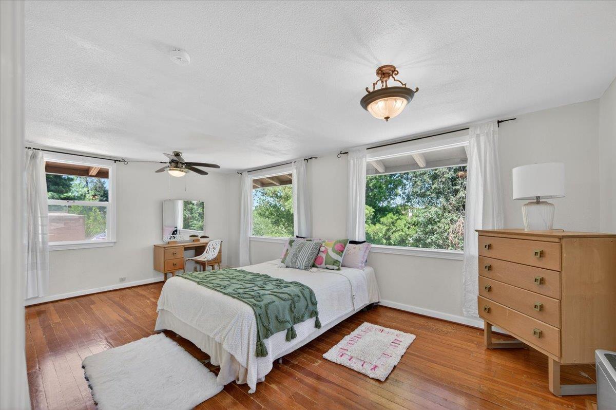 1220 E Sussex Way, Fresno, CA 93704