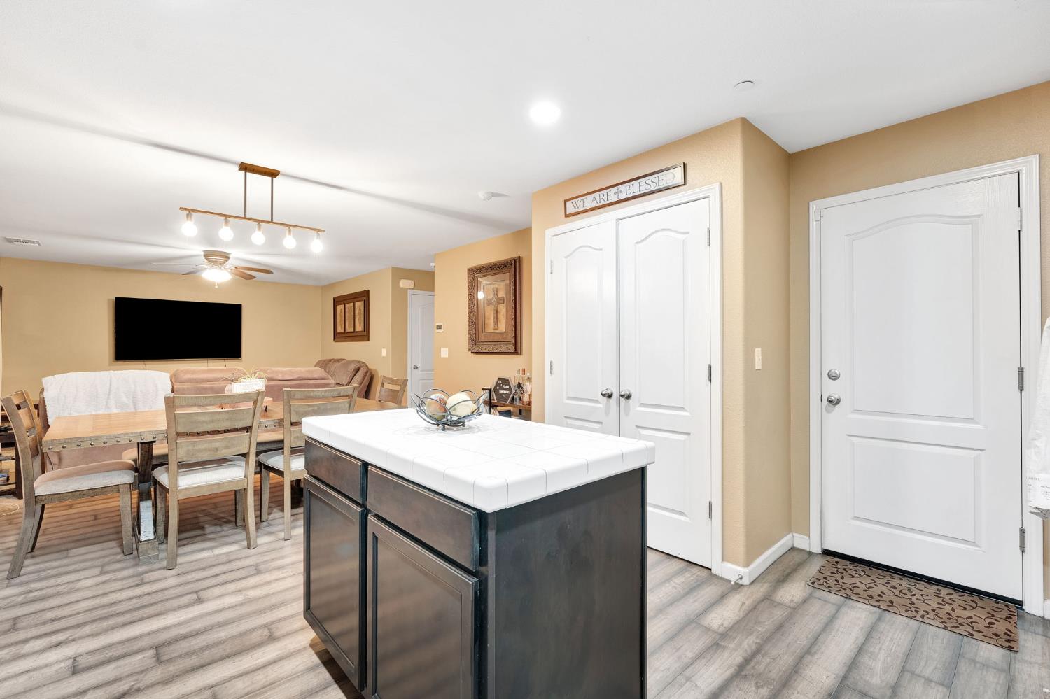 1418 Mandarin St, Madera, CA 93638