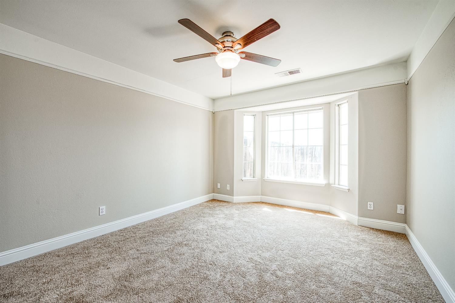 5358 W Clinton Ave, Fresno, CA 93722