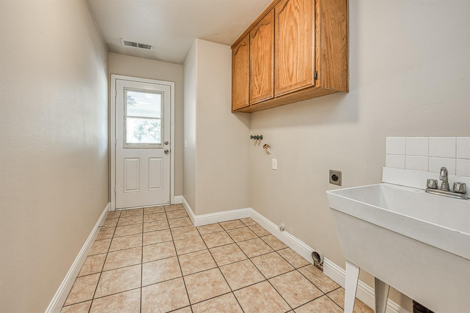 5358 W Clinton Ave, Fresno, CA 93722