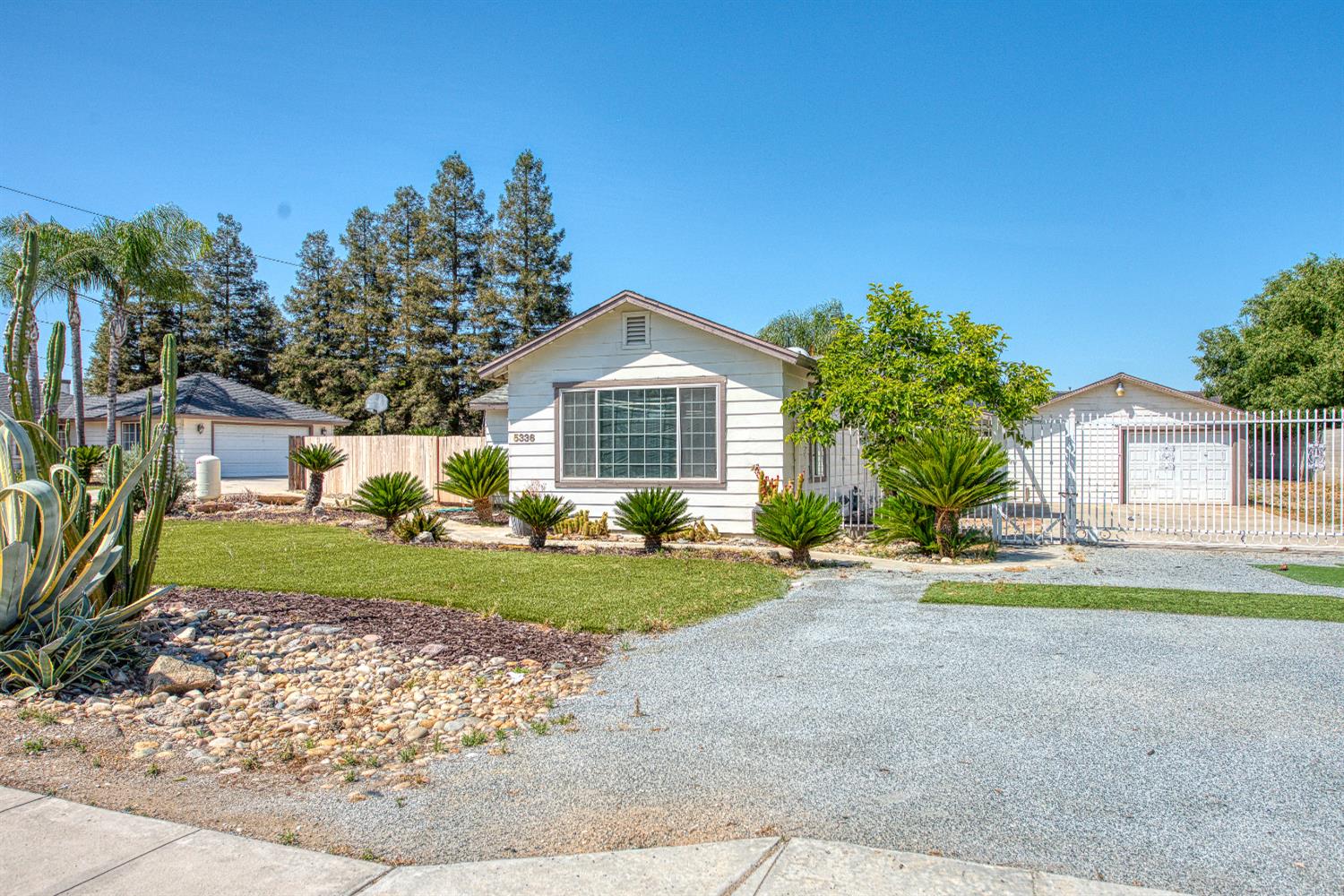 5358 W Clinton Ave, Fresno, CA 93722