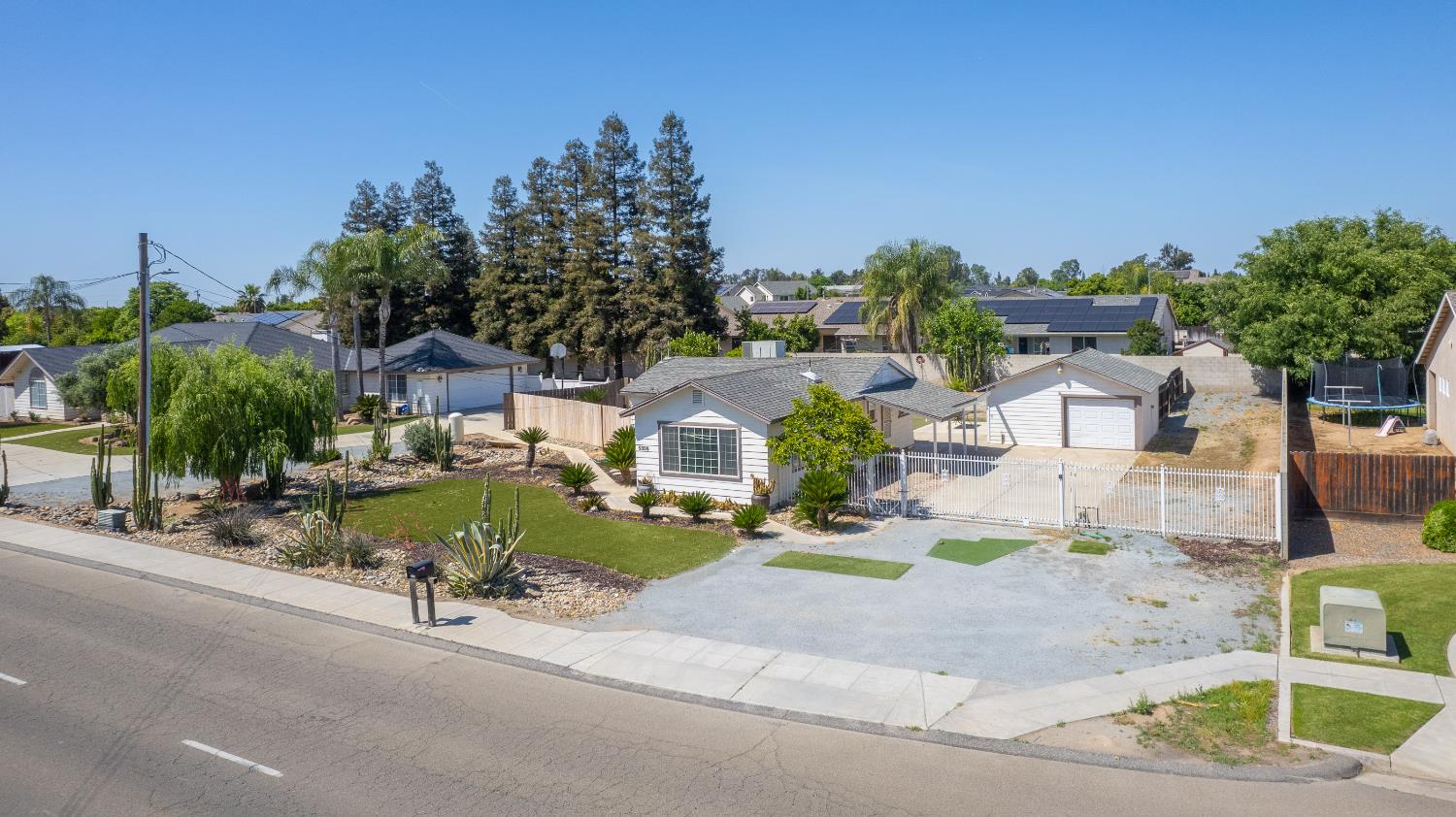 5358 W Clinton Ave, Fresno, CA 93722