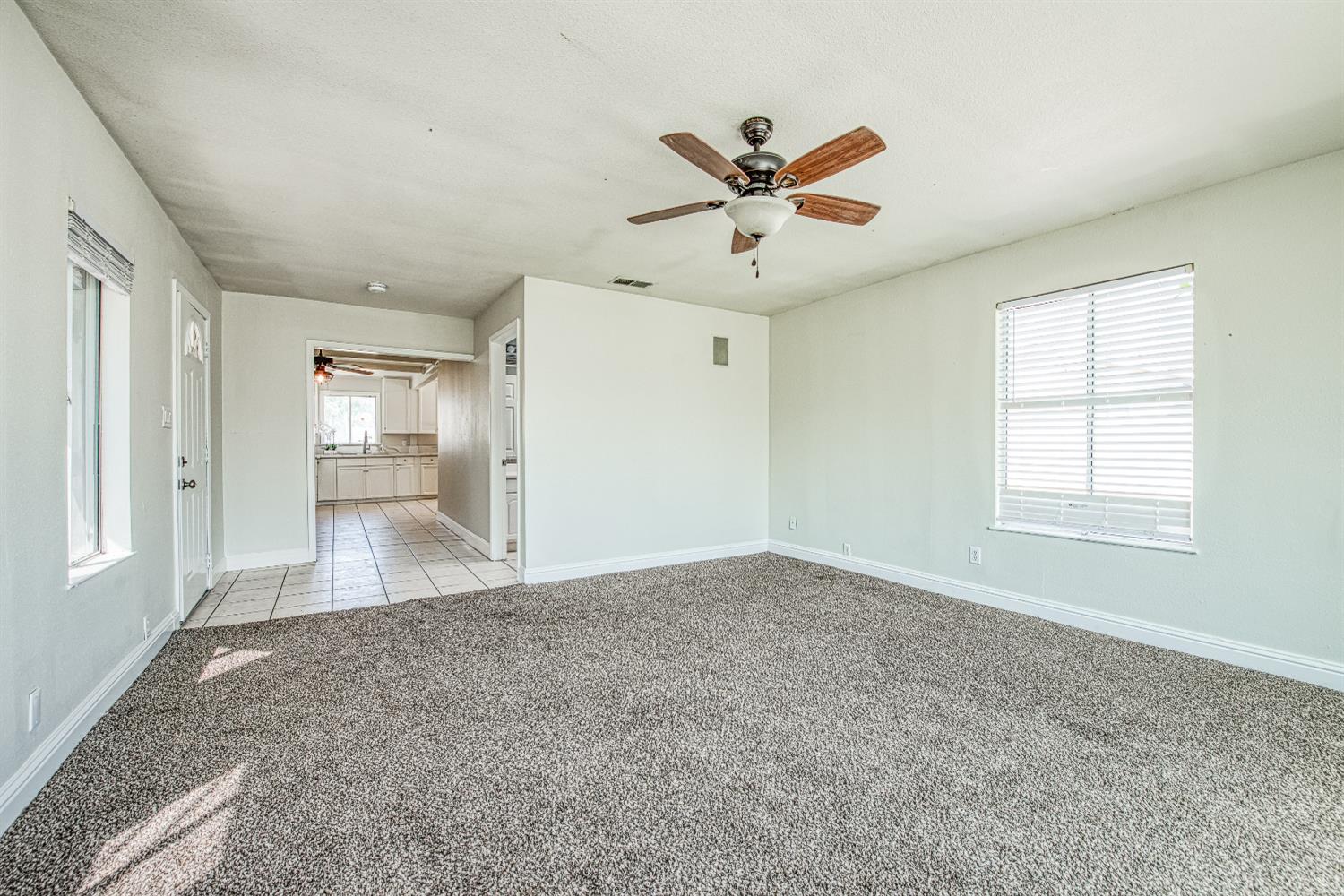 5358 W Clinton Ave, Fresno, CA 93722