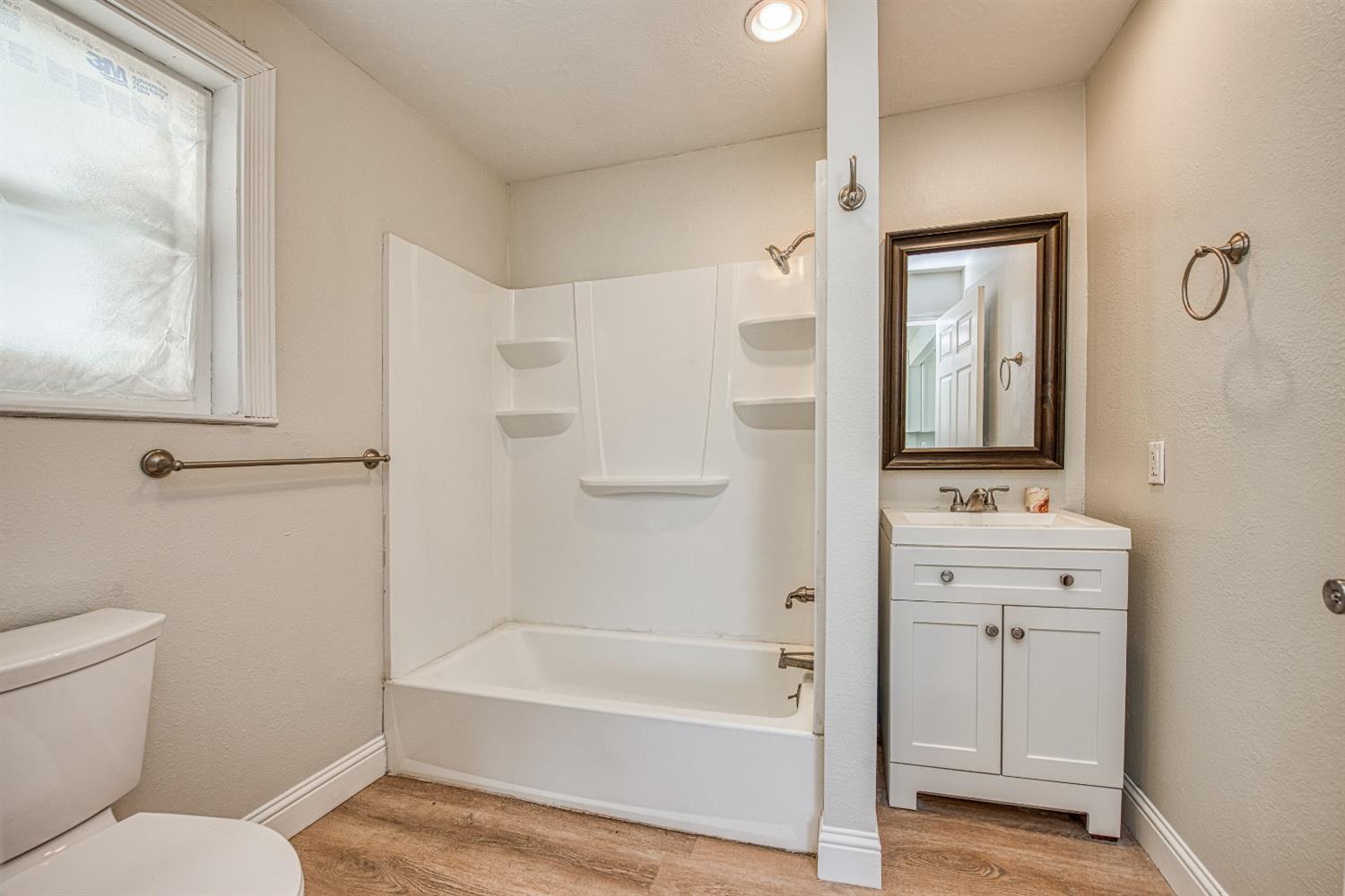 5358 W Clinton Ave, Fresno, CA 93722