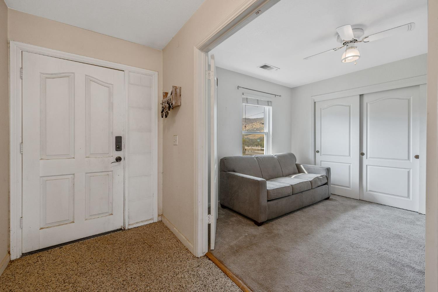 7272 Lupine Dr, Sanger, CA 93657