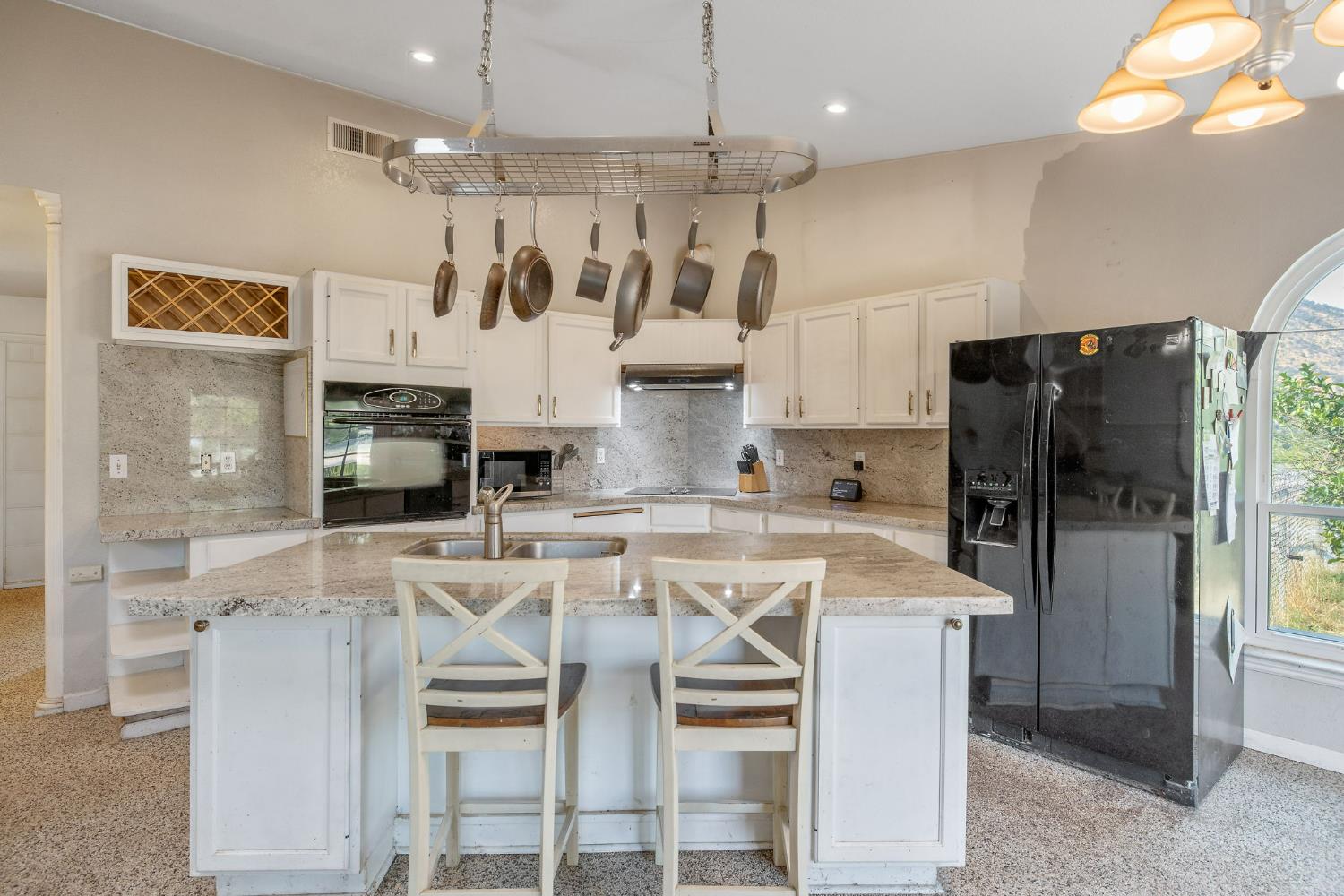 7272 Lupine Dr, Sanger, CA 93657