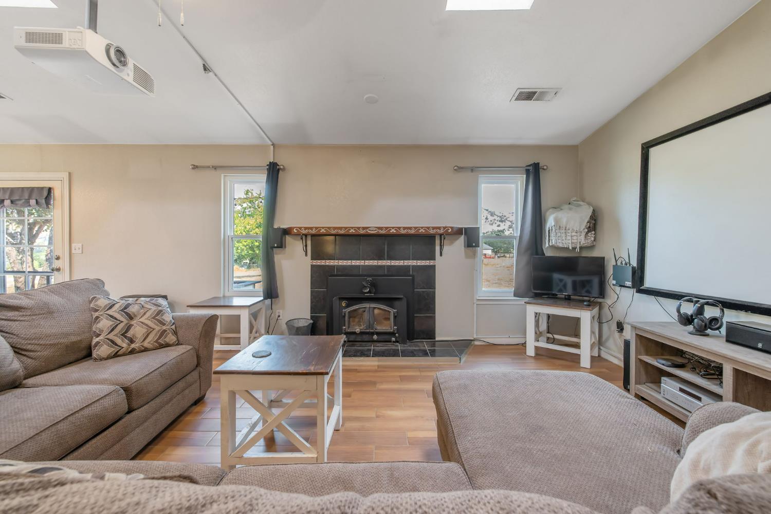 7272 Lupine Dr, Sanger, CA 93657