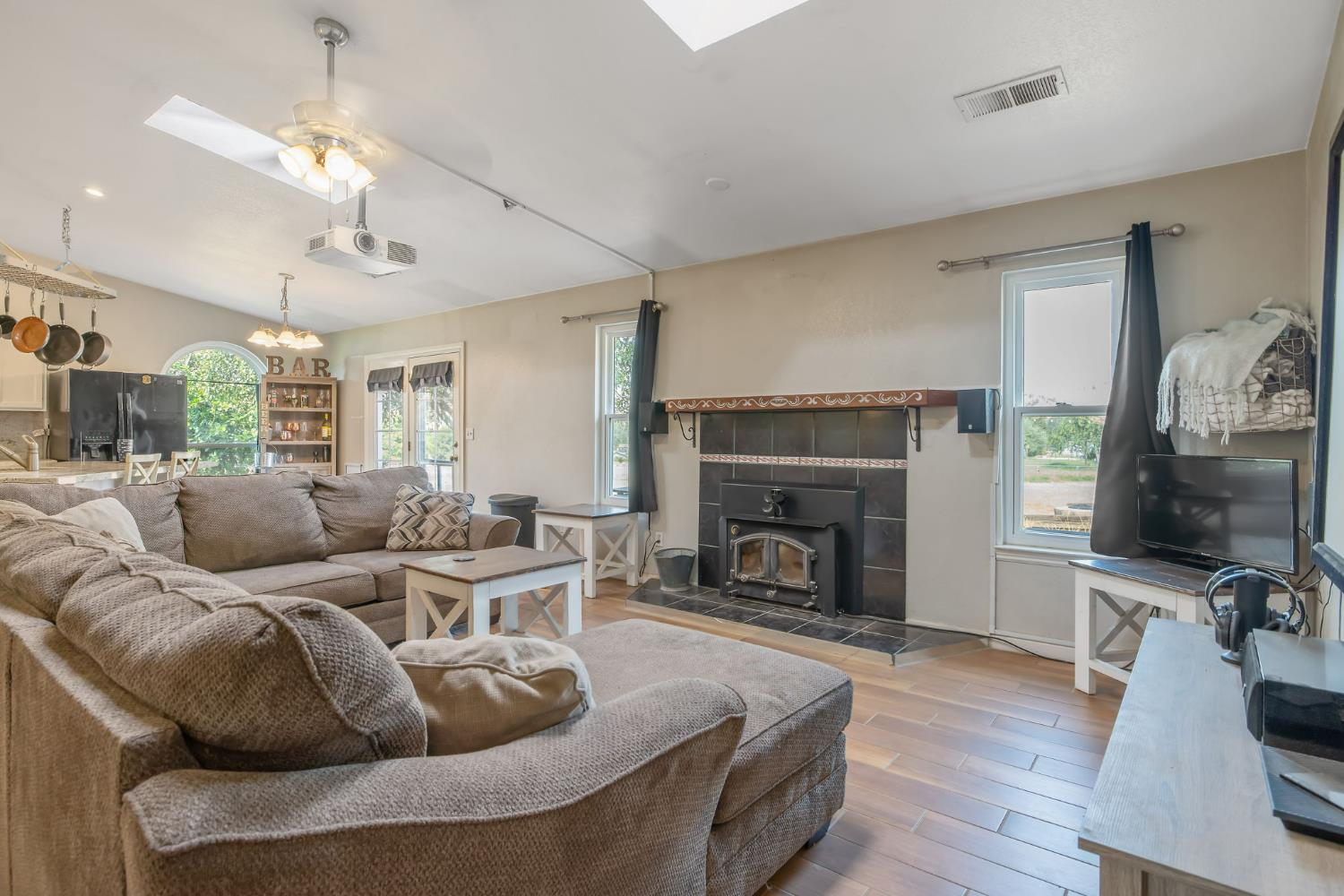 7272 Lupine Dr, Sanger, CA 93657