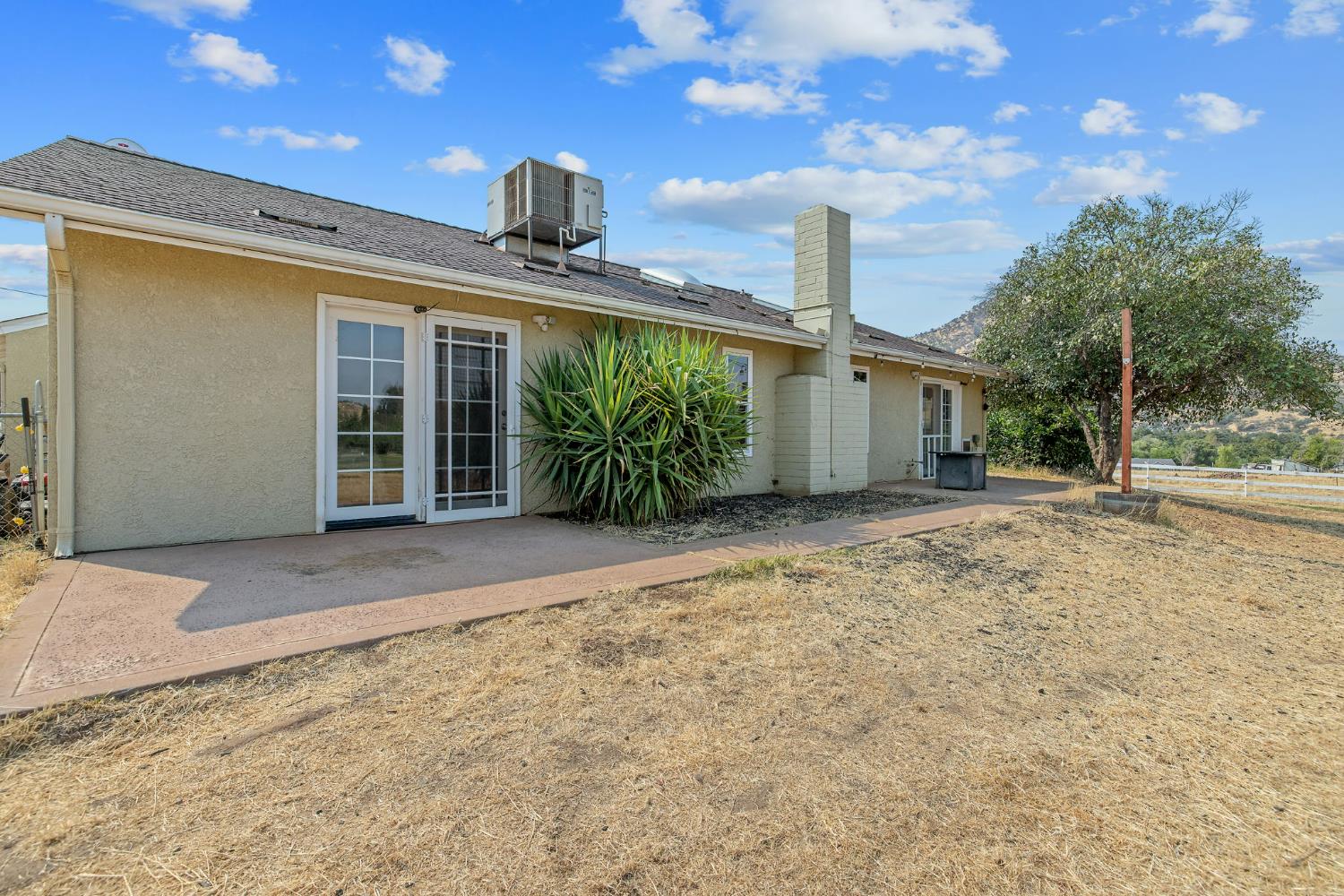 7272 Lupine Dr, Sanger, CA 93657