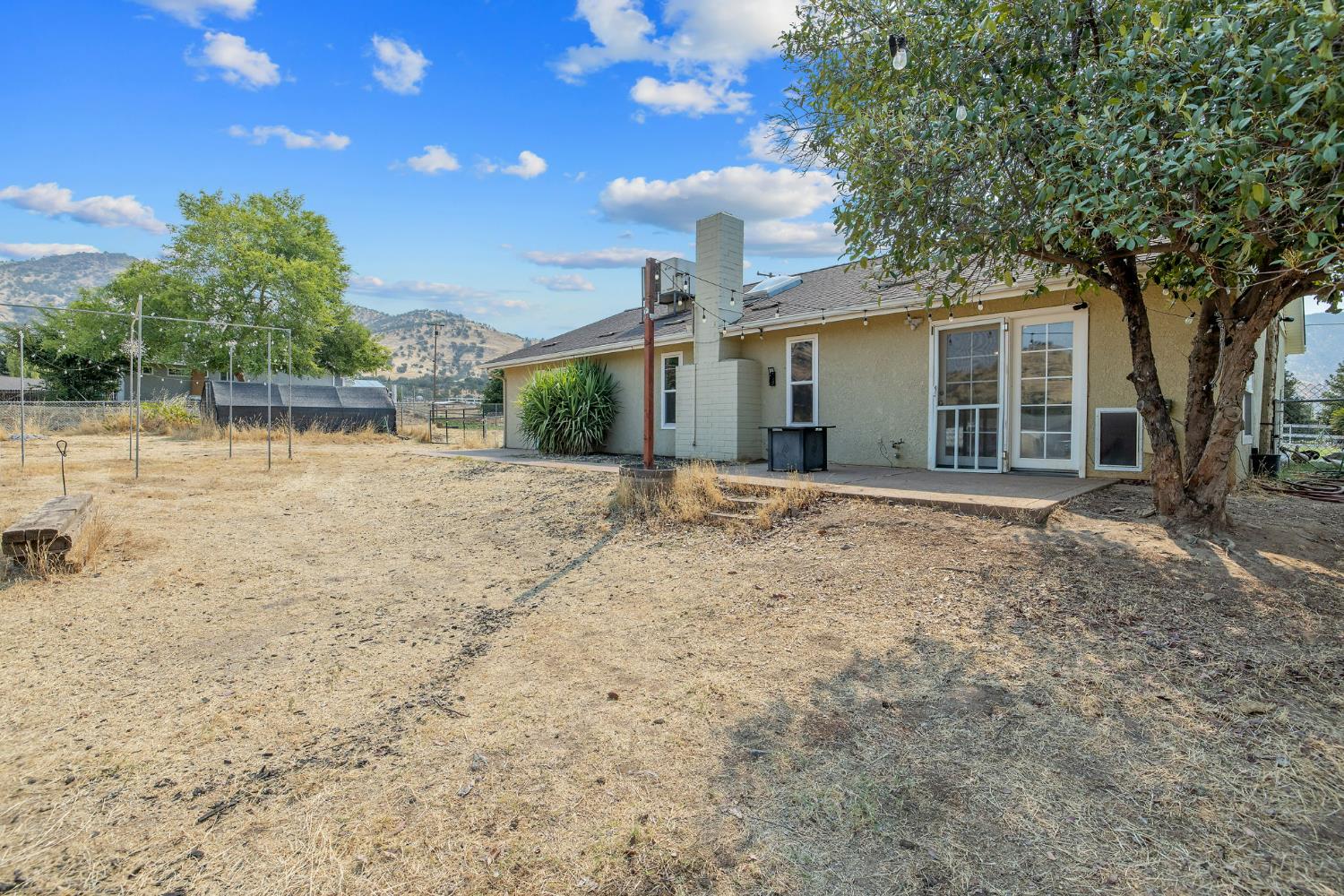 7272 Lupine Dr, Sanger, CA 93657