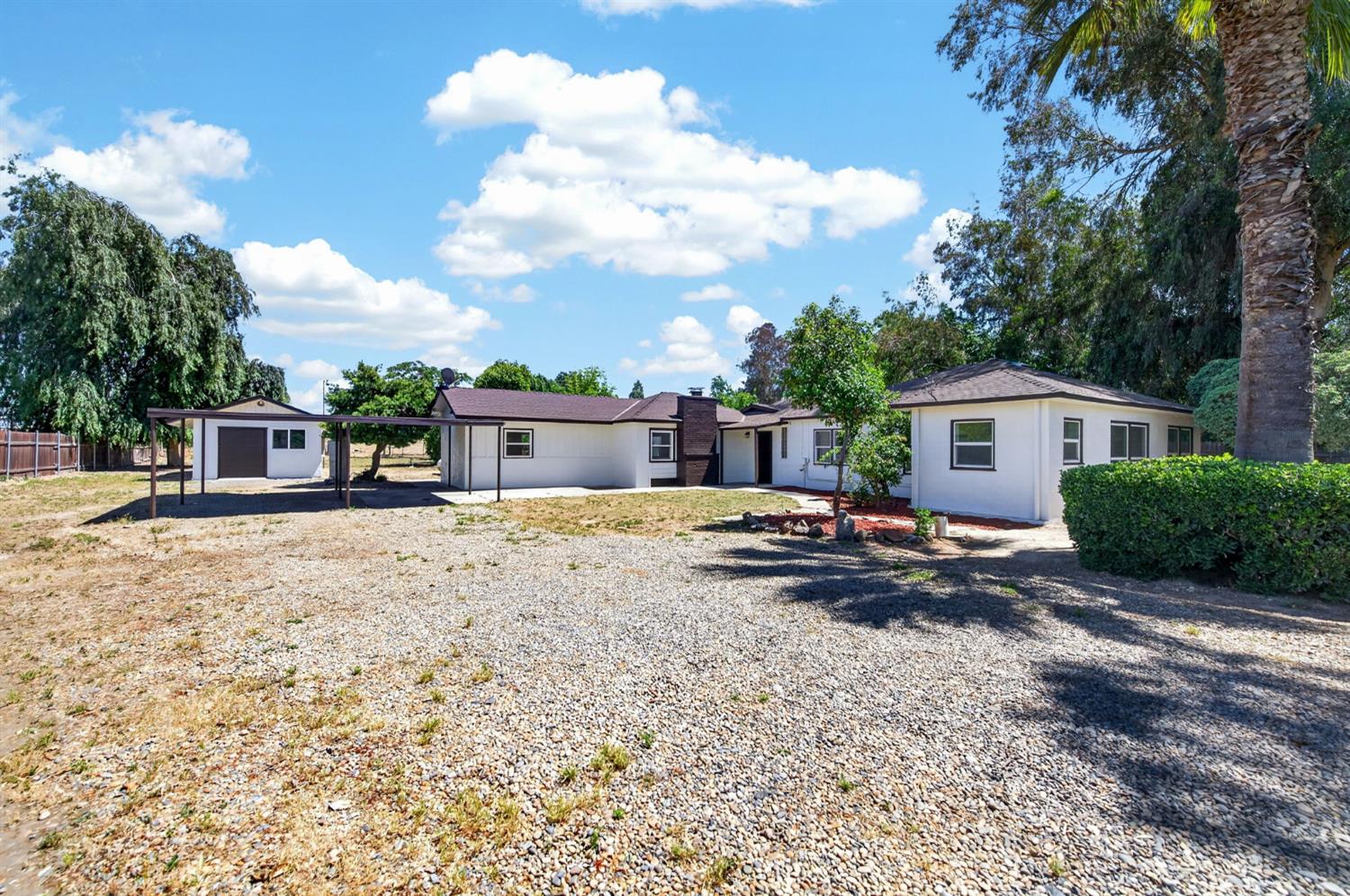 5732 S Peach Ave, Fresno, CA 93725