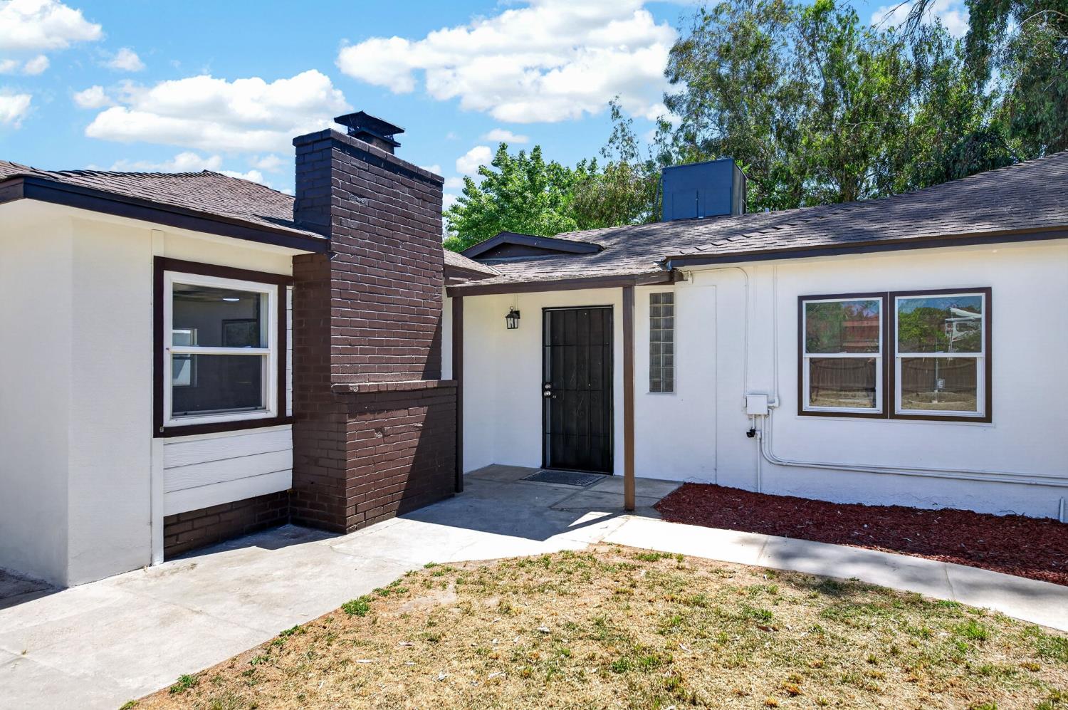 5732 S Peach Ave, Fresno, CA 93725