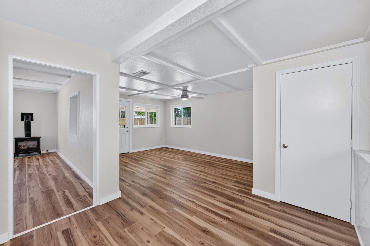 5732 S Peach Ave, Fresno, CA 93725