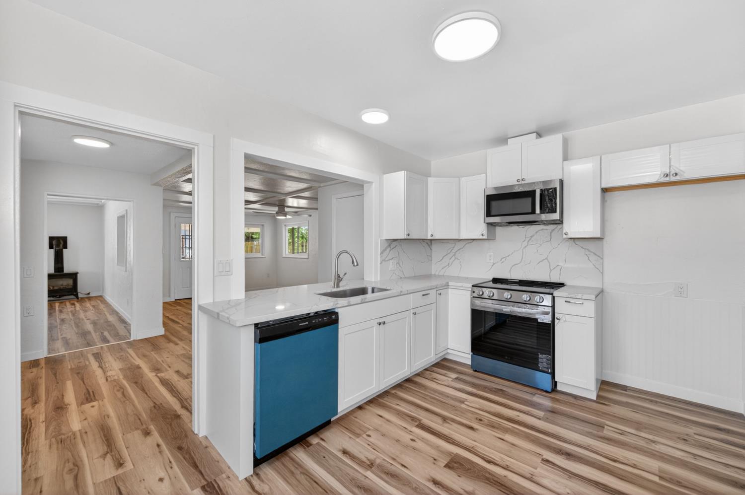 5732 S Peach Ave, Fresno, CA 93725