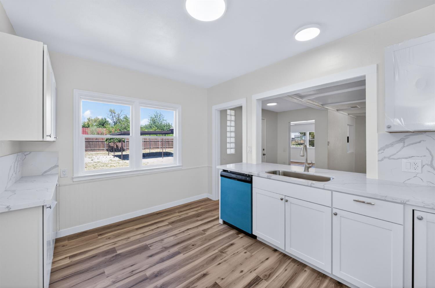 5732 S Peach Ave, Fresno, CA 93725