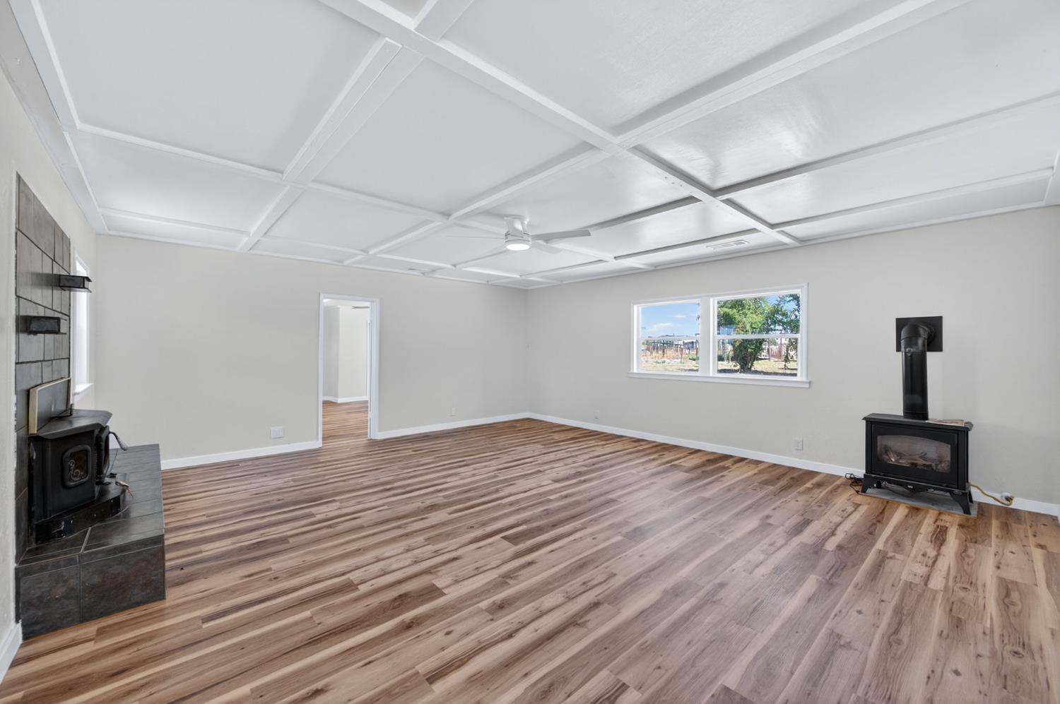 5732 S Peach Ave, Fresno, CA 93725