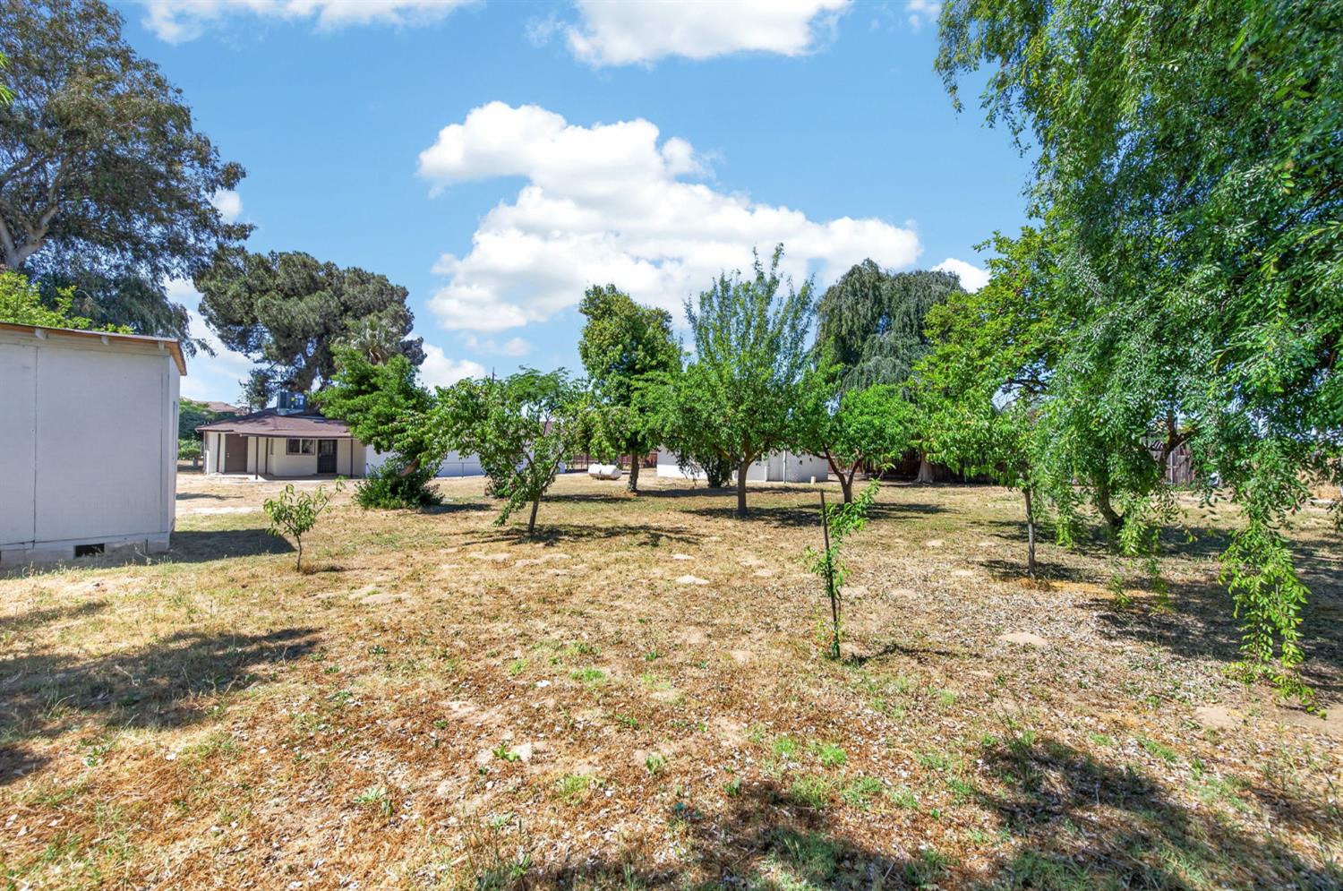 5732 S Peach Ave, Fresno, CA 93725