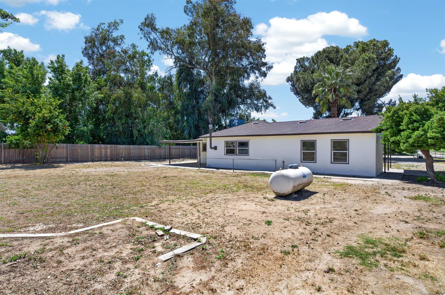 5732 S Peach Ave, Fresno, CA 93725