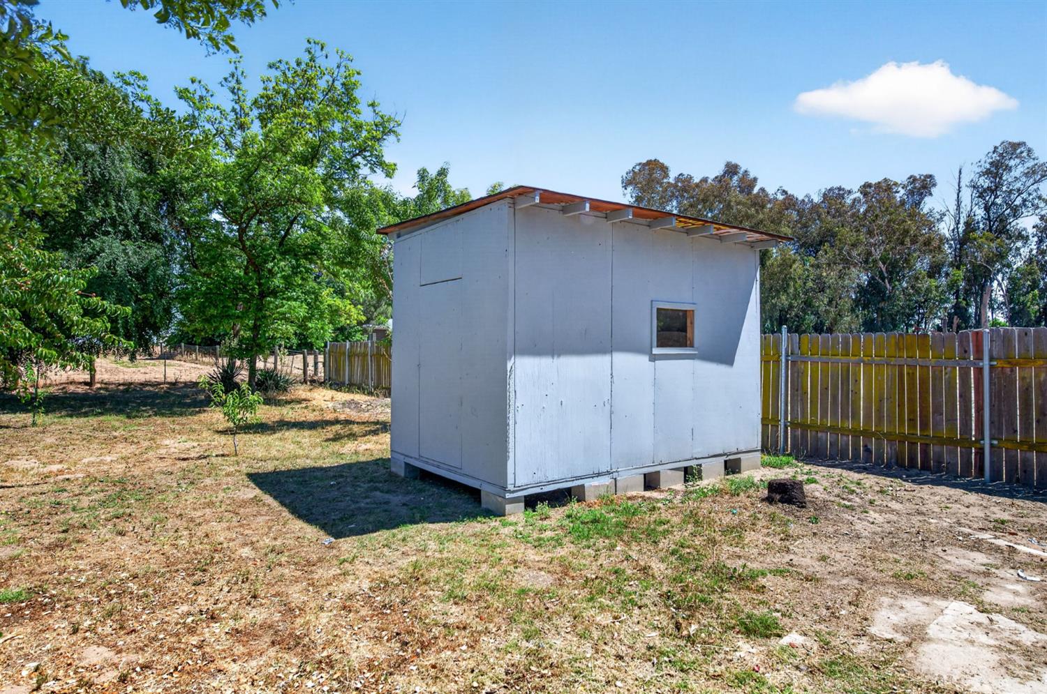 5732 S Peach Ave, Fresno, CA 93725