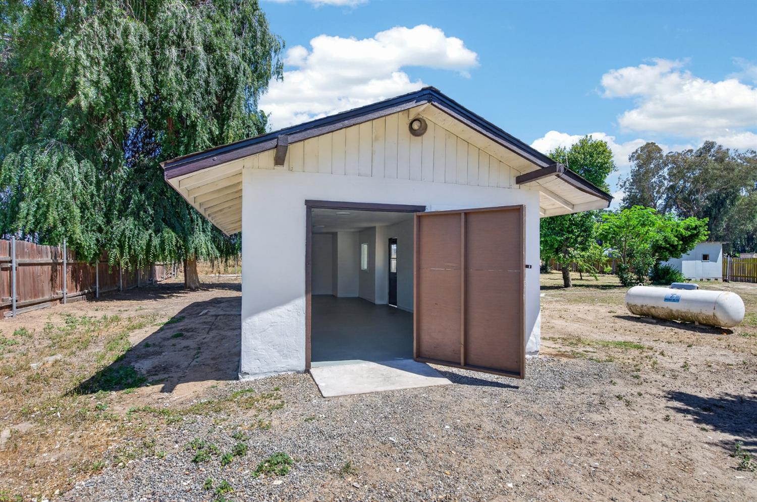 5732 S Peach Ave, Fresno, CA 93725