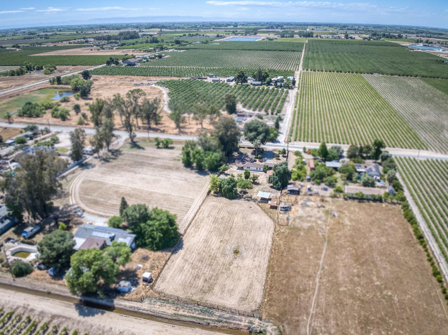 5732 S Peach Ave, Fresno, CA 93725