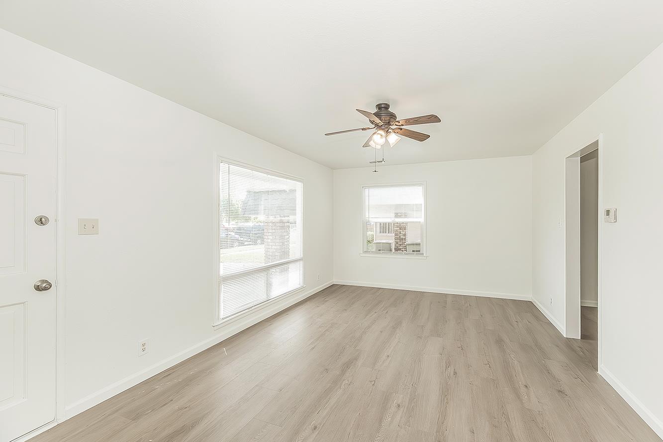 4057 N Hulbert Ave, Fresno, CA 93705