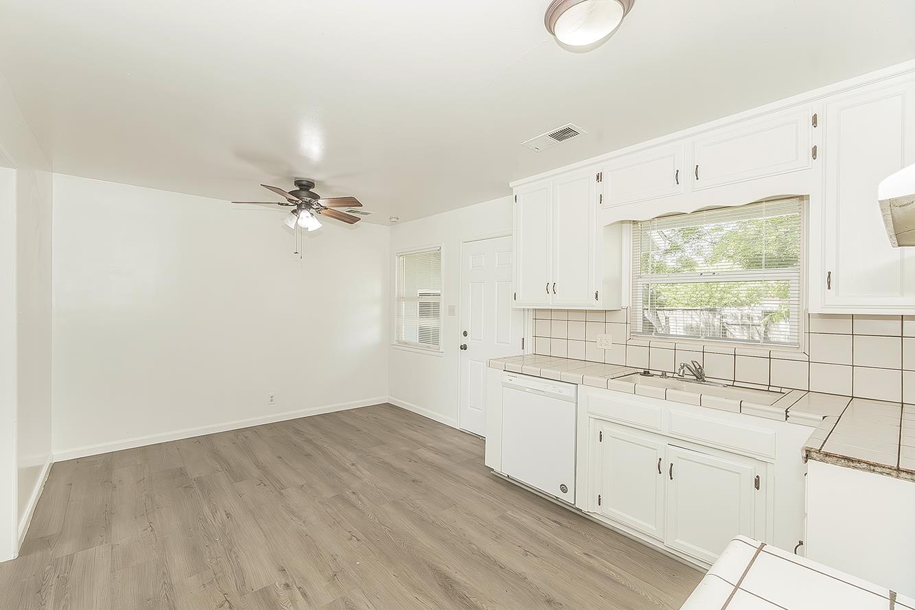 4057 N Hulbert Ave, Fresno, CA 93705